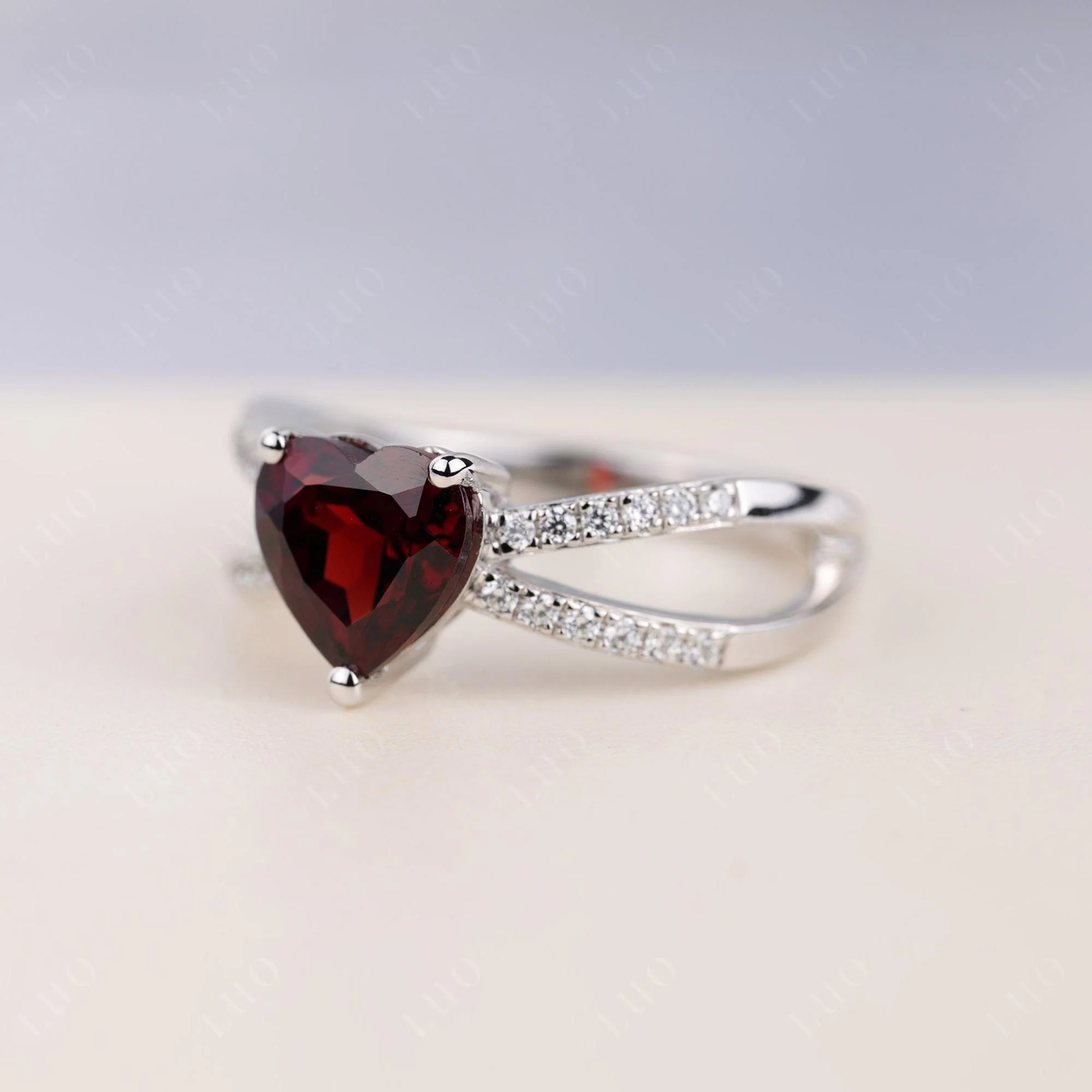 Garnet Split Band Ring - Image 2