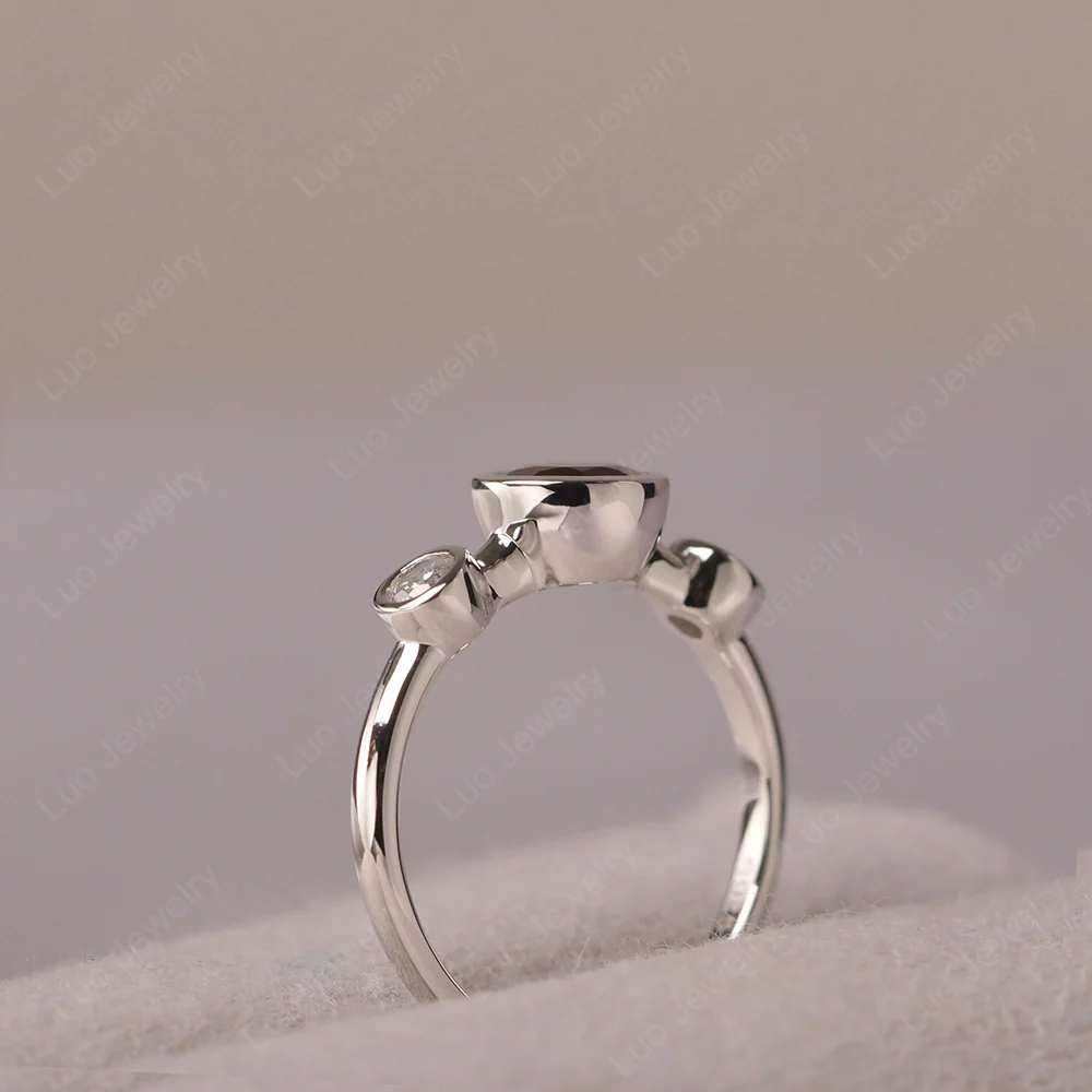 Garnet 3 Stone Bezel Set Ring - Image 4