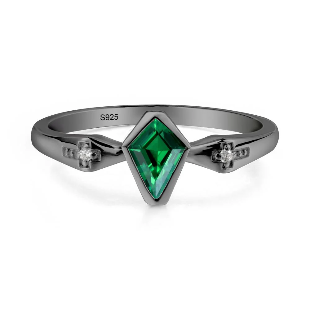 Gothic Kite Shaped Emerald Ring - Image 4