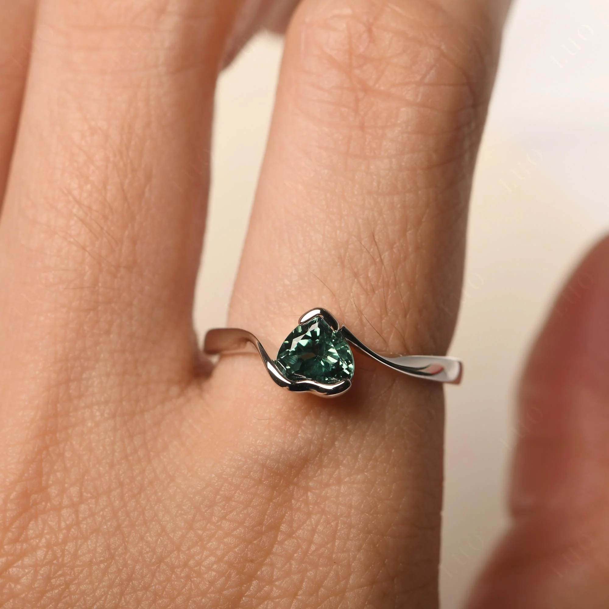 Green Sapphire Heart Ring - Image 14