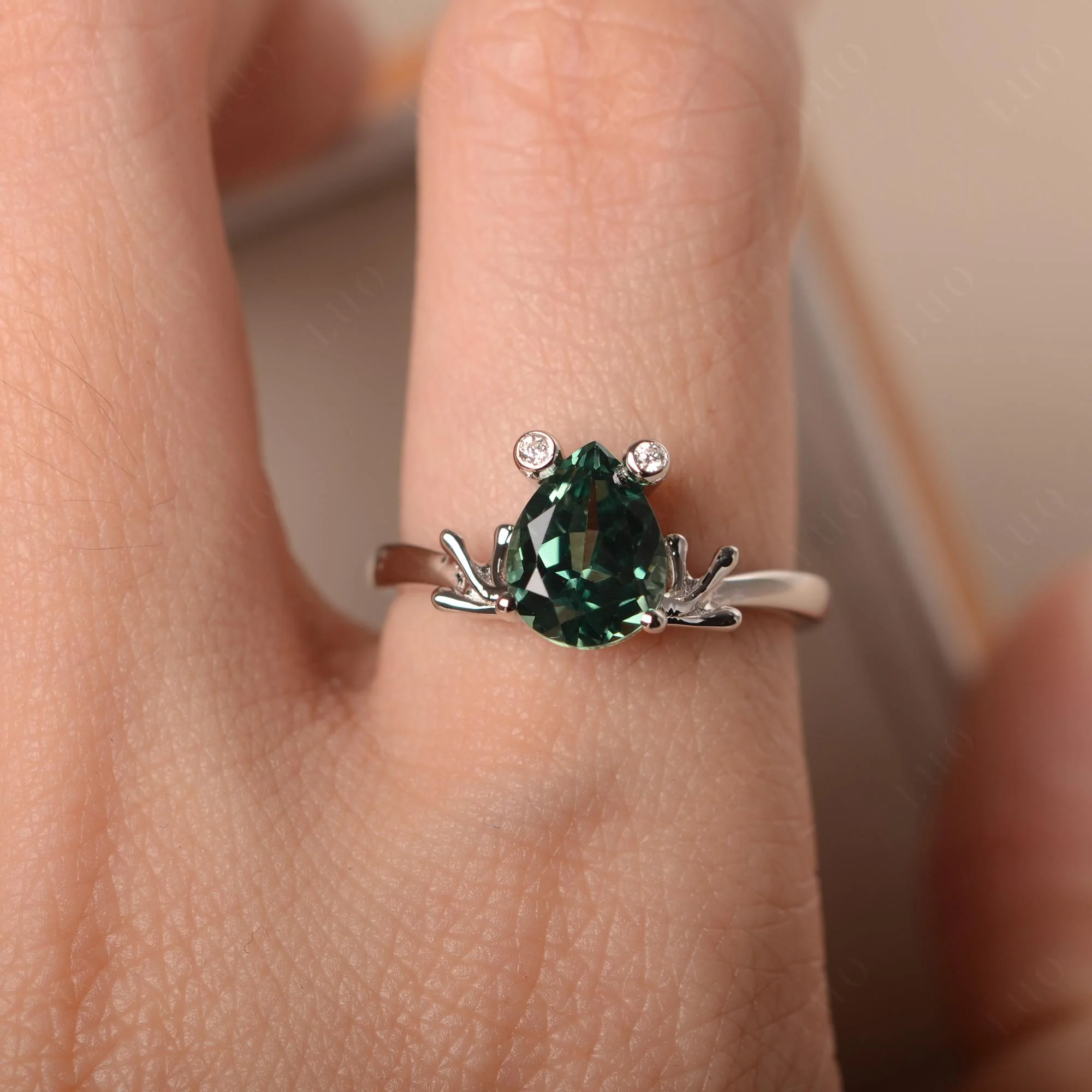 Green Sapphire Frog Ring - Image 33
