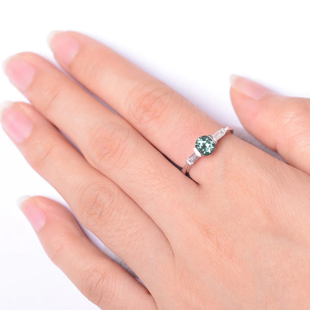 Green Sapphire Ring Round Cut with Baguette Side - Image 4