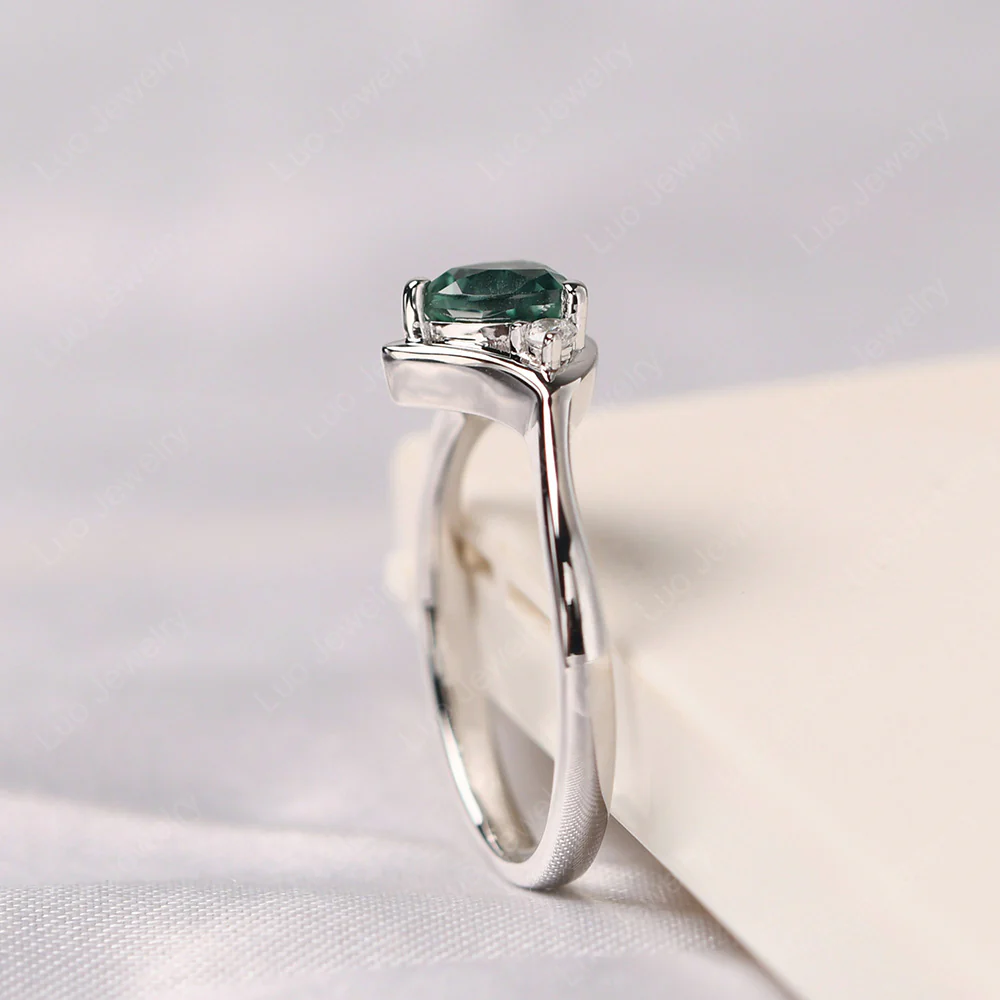 Scalloped Green Sapphire Engagement Ring - Image 4