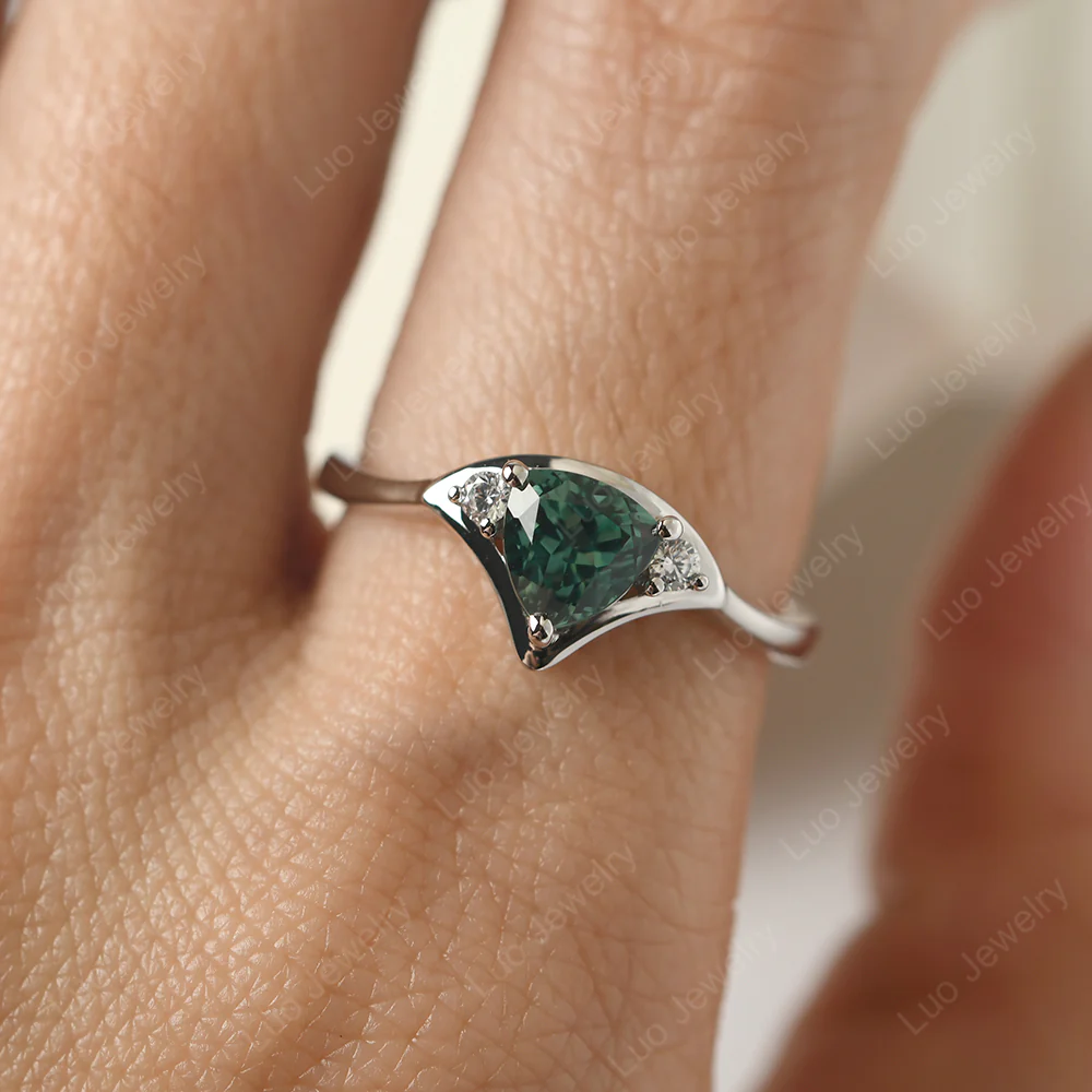 Scalloped Green Sapphire Engagement Ring - Image 5