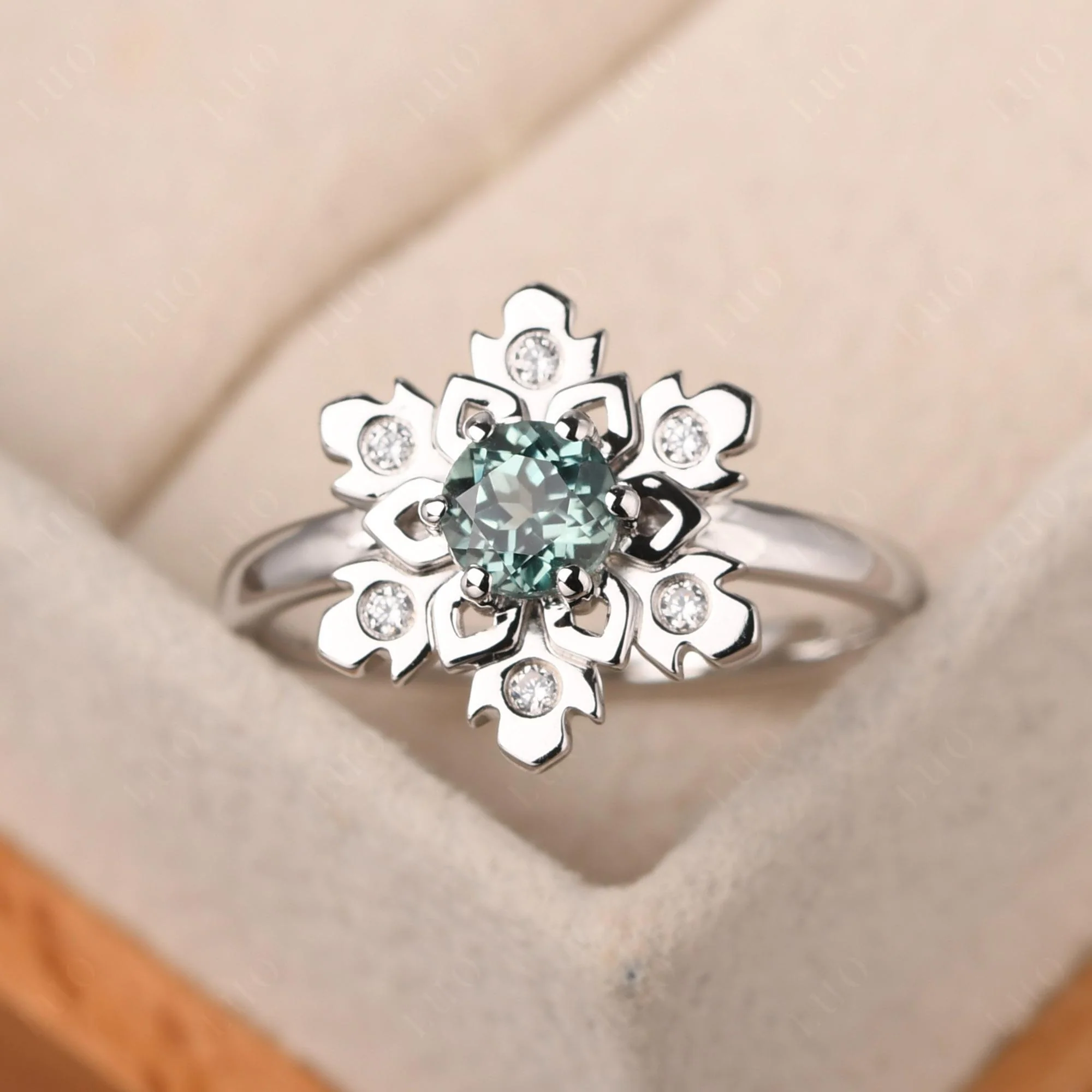 Green Sapphire Snowflake Ring - Image 10
