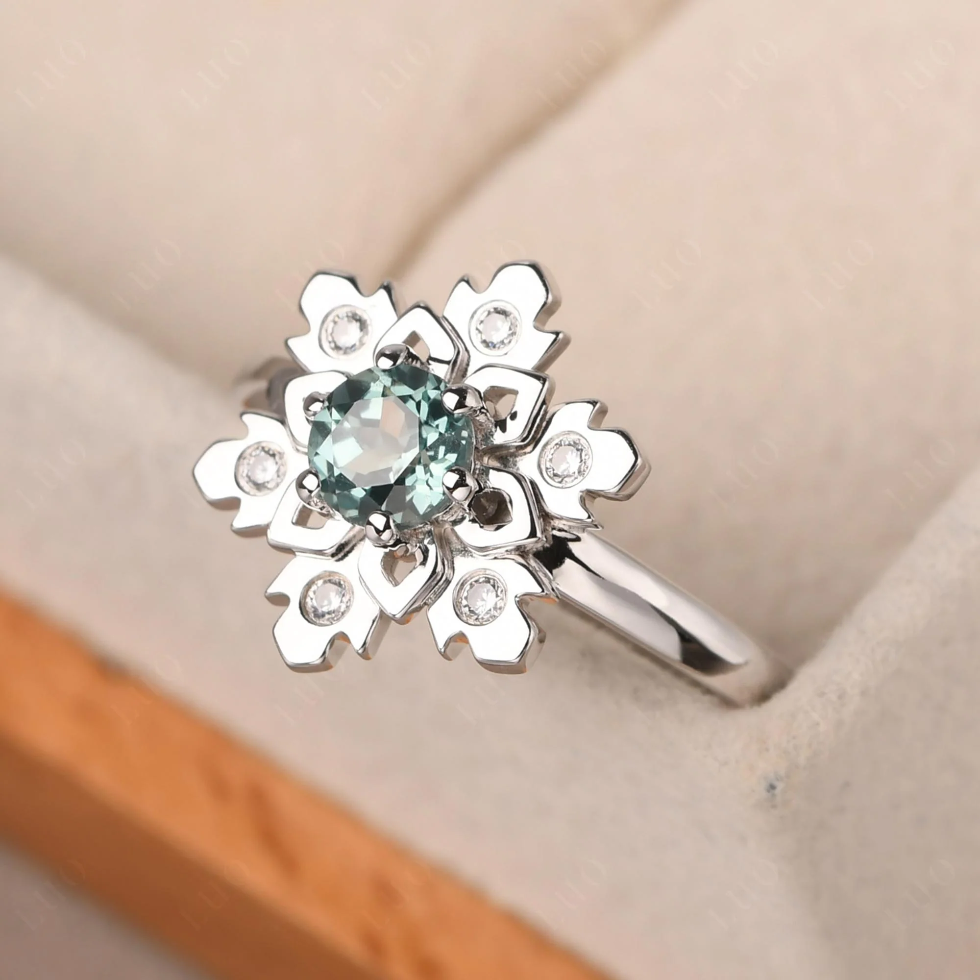 Green Sapphire Snowflake Ring - Image 11
