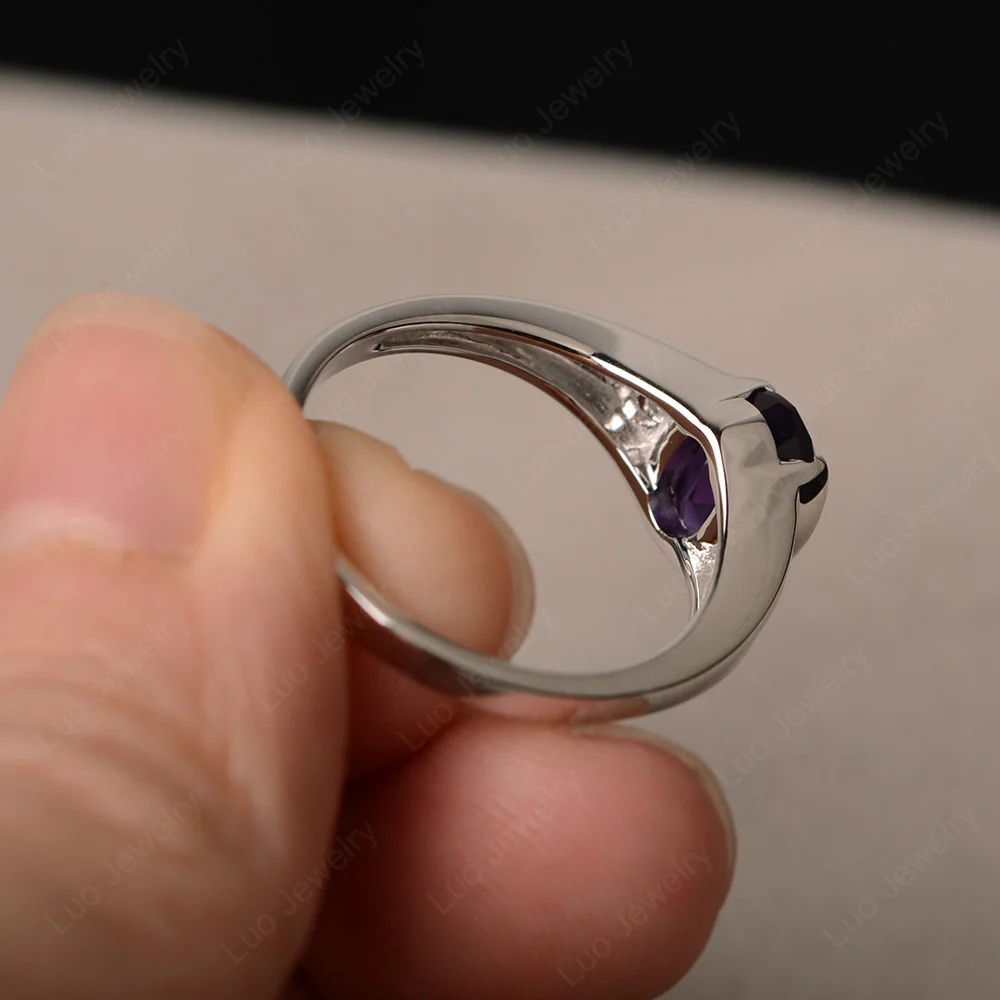 Half Bezel Set Oval Amethyst Ring - Image 3