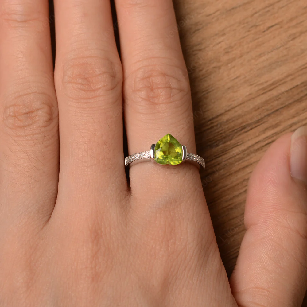 Peridot Bezel Set Heart Ring - Image 4