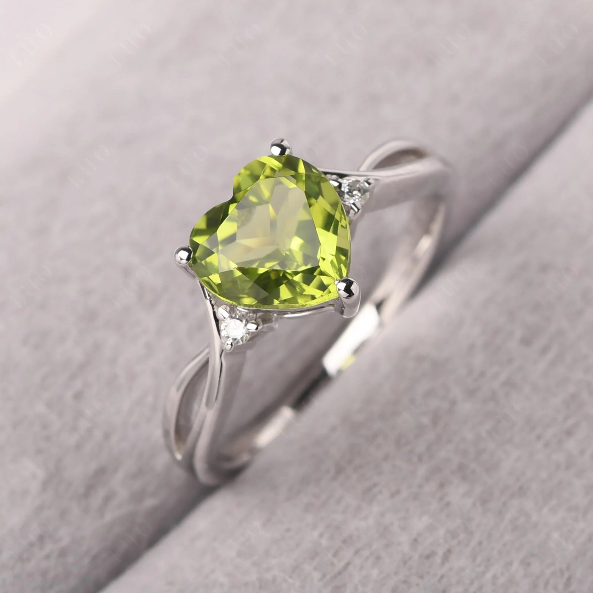 Heart Shaped Peridot Ring - Image 30