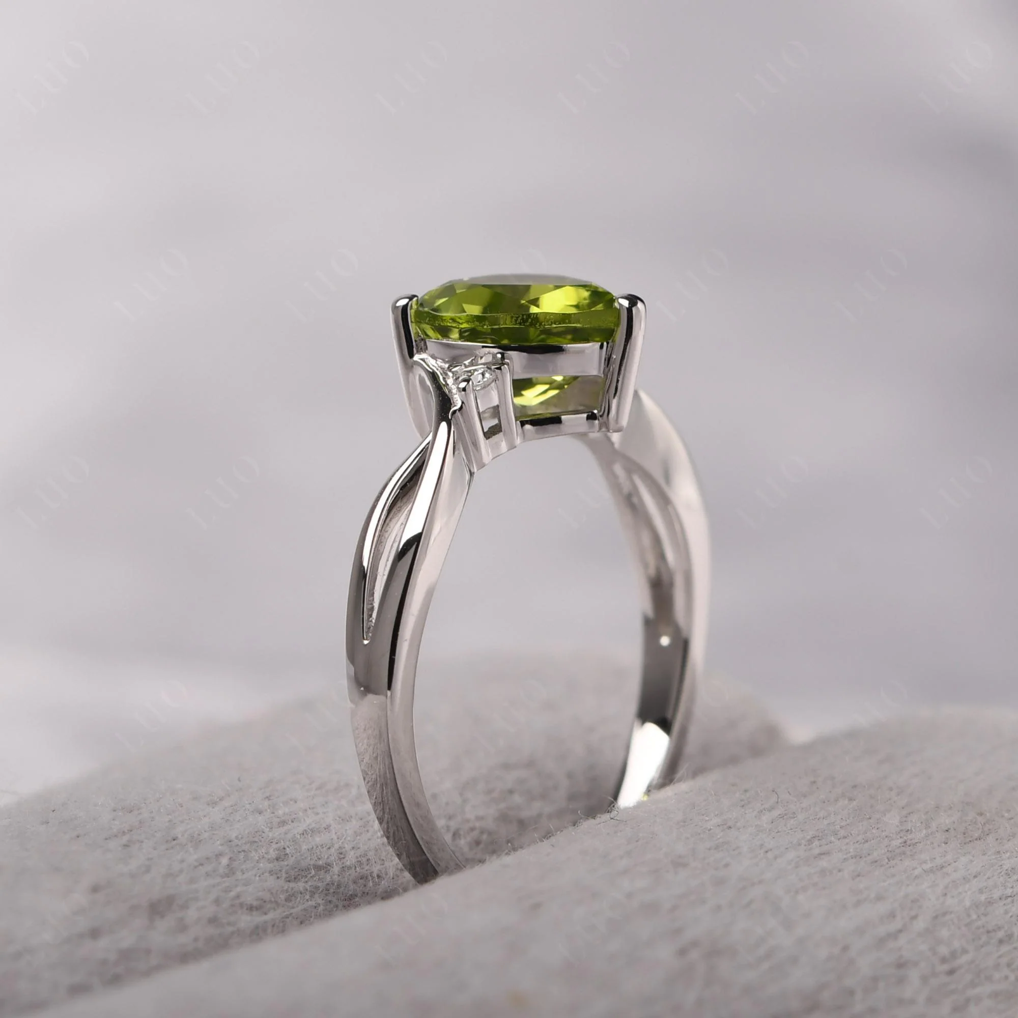 Heart Shaped Peridot Ring - Image 32