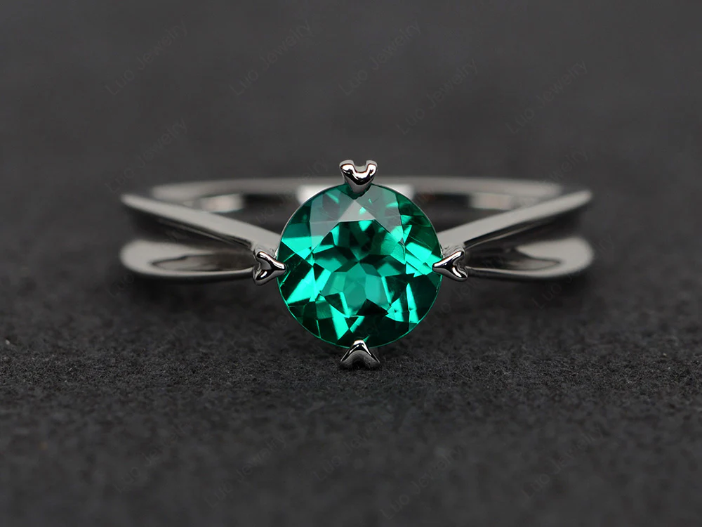 Emerald Concave Band Ring