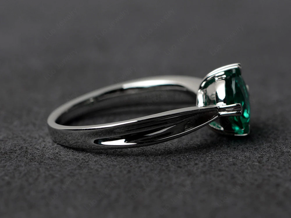 Emerald Concave Band Ring - Image 2