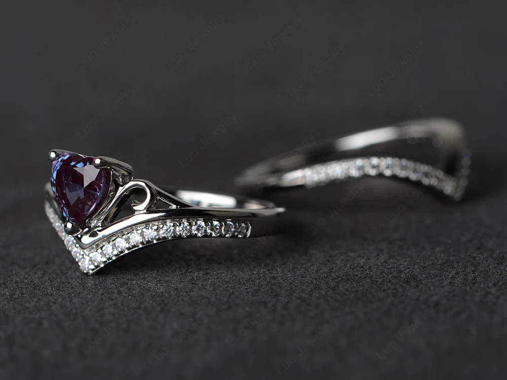 Heart Shaped Alexandrite Bridal Set Ring - Image 2