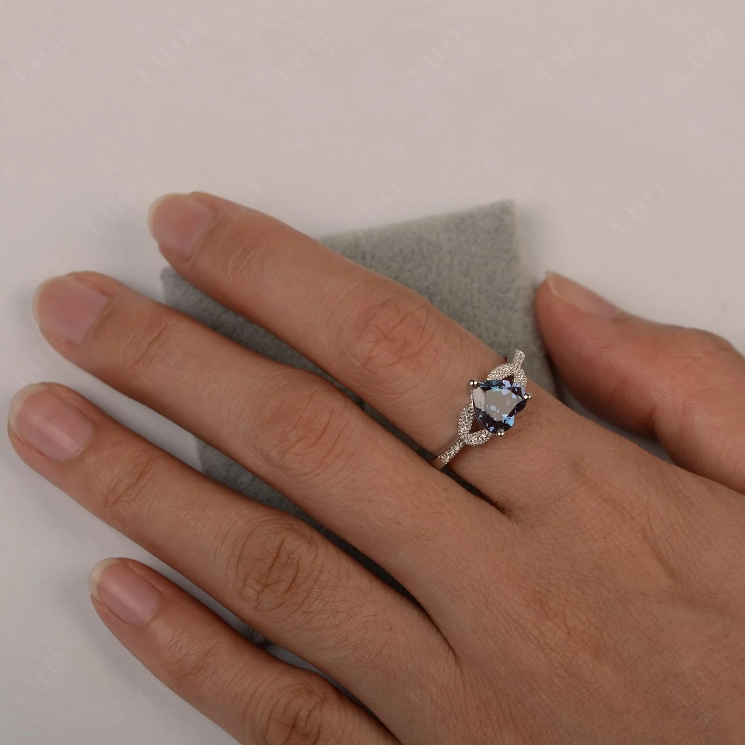 Heart Shaped Alexandrite Engagement Ring - Image 12