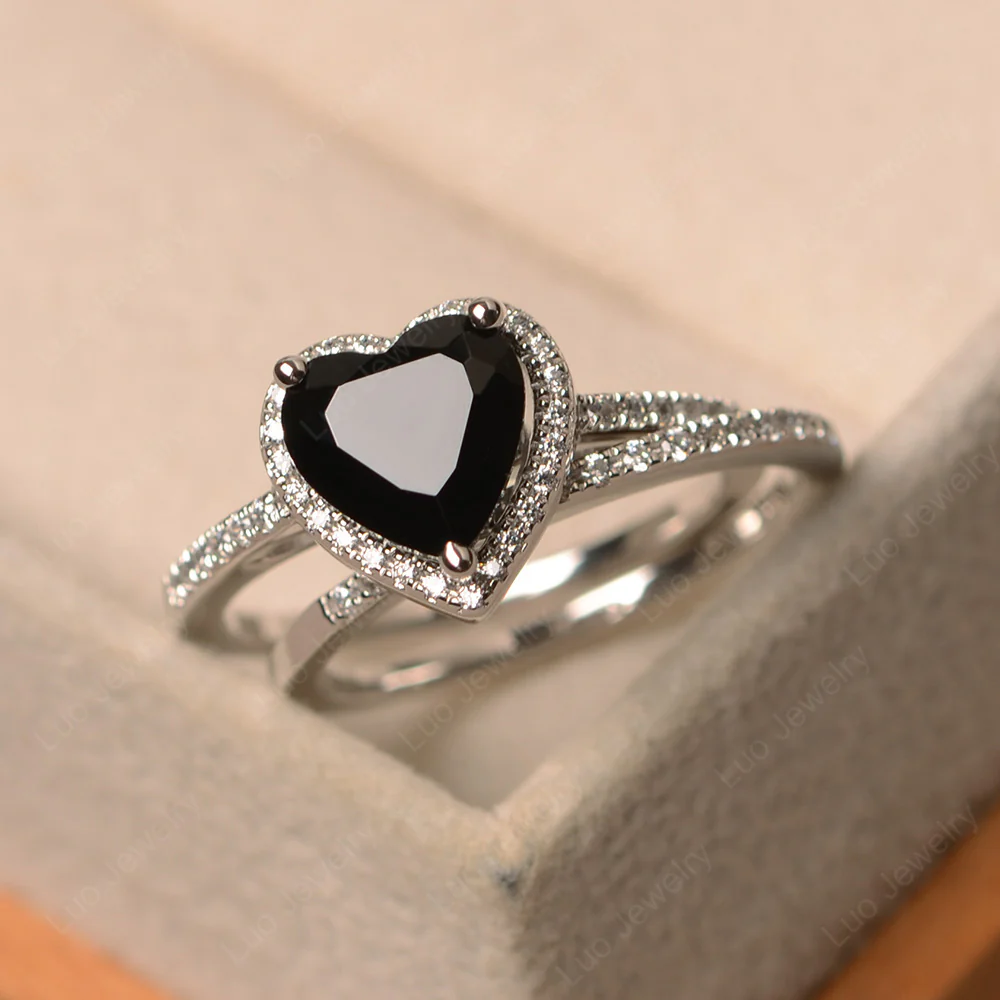 Heart Shaped Black Spinel Wedding Ring Set
