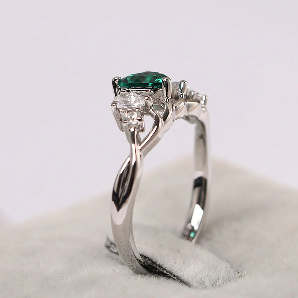 Heart Shaped Emerald Cluster Ring - Image 3