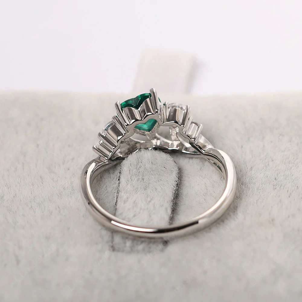 Heart Shaped Emerald Cluster Ring - Image 4
