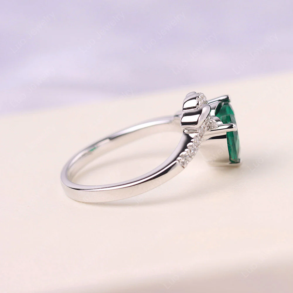 Heart Shaped Emerald Strawberry Ring - Image 4