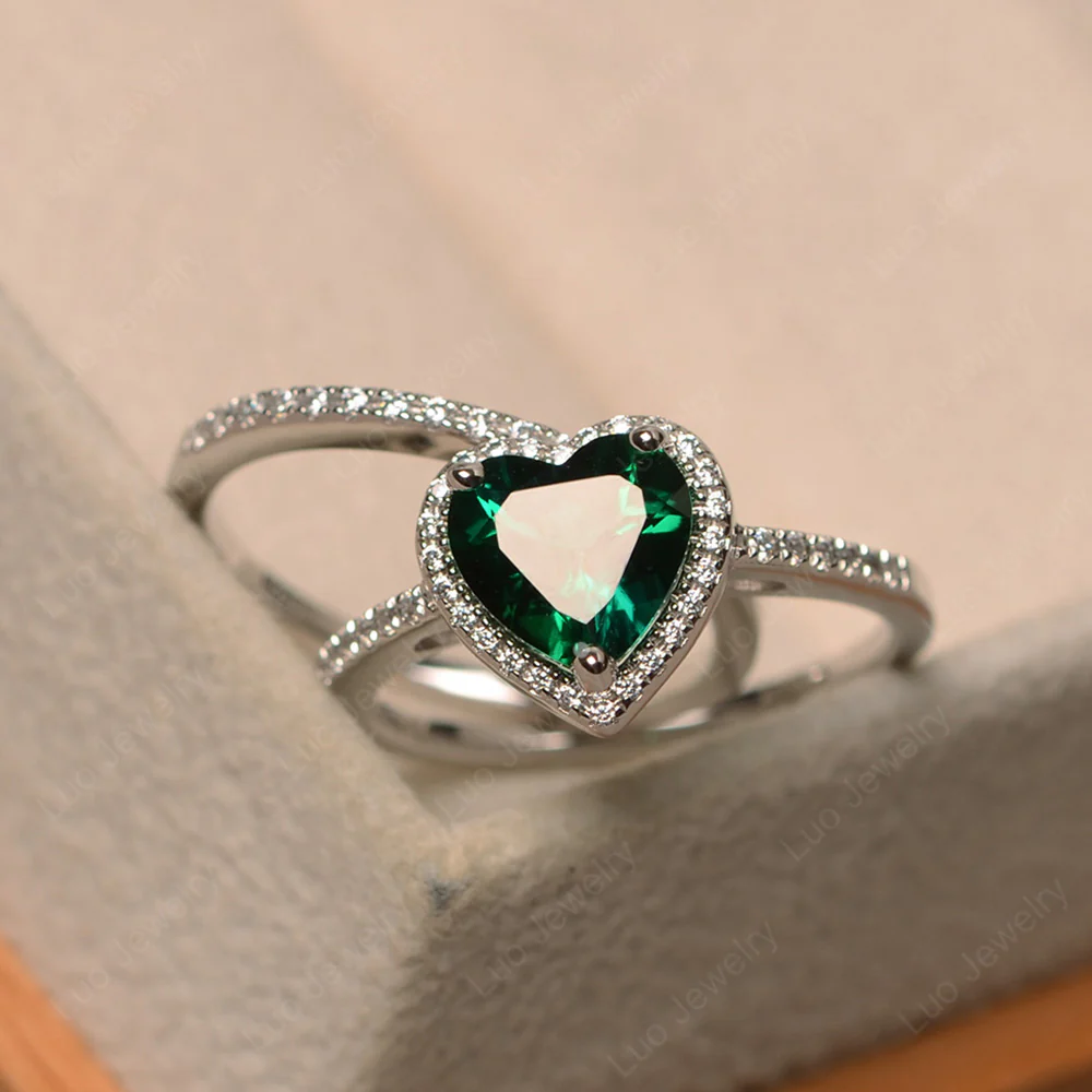 Heart Shaped Emerald Wedding Ring Set