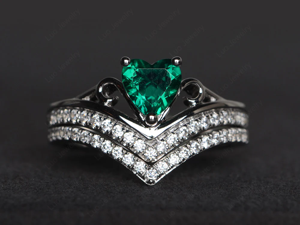 Heart Shaped Emerald Bridal Set Ring