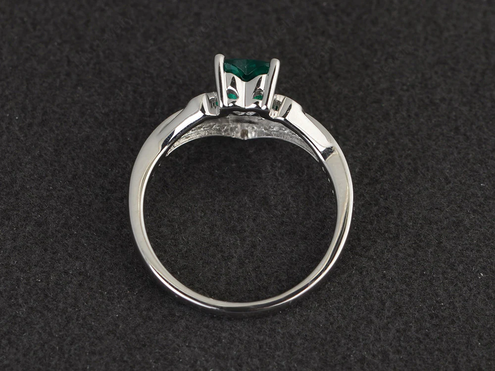 Heart Shaped Emerald Bridal Set Ring - Image 3