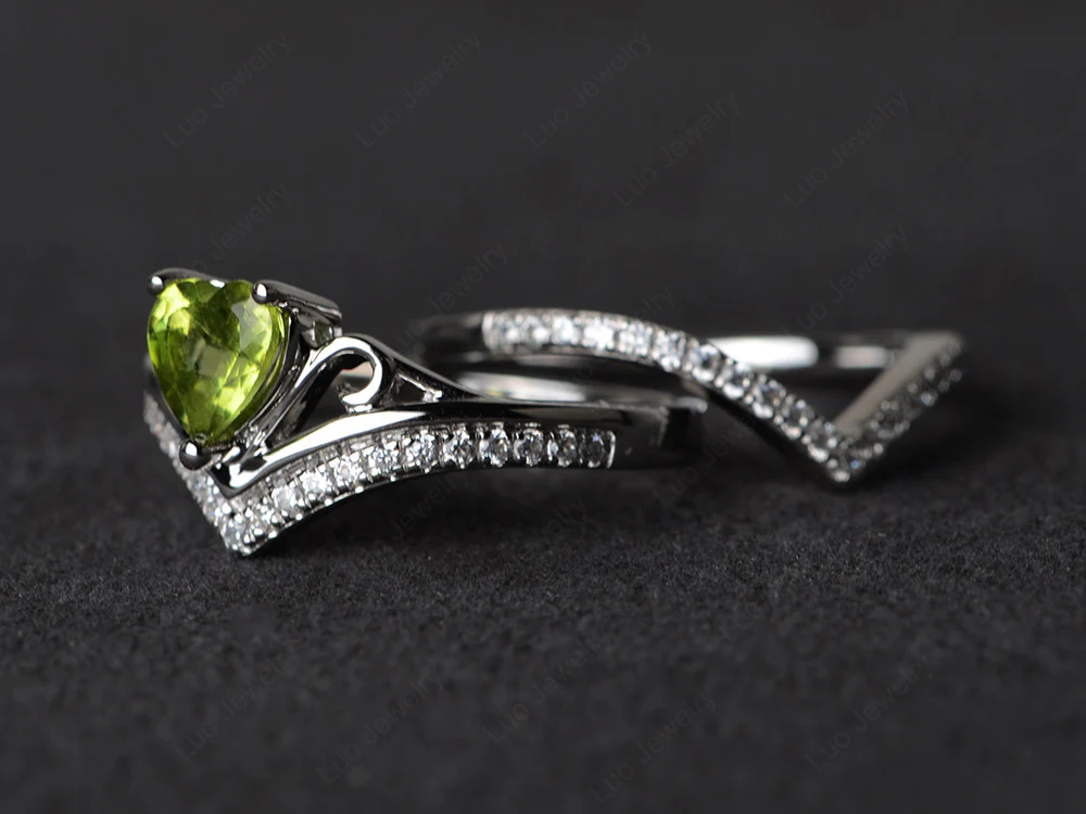 Heart Shaped Peridot Bridal Set Ring - Image 2