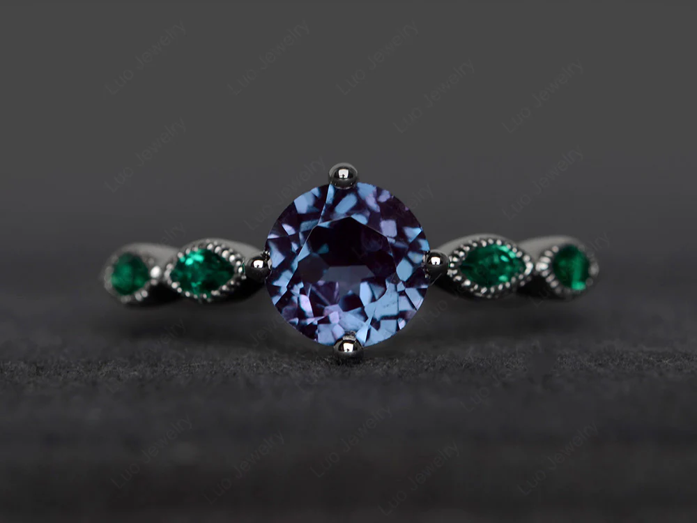 Alexandrite and Emerald Scalloped Band Ring