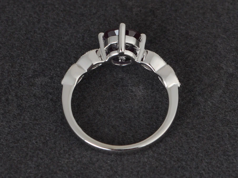 Kite Set Round Alexandrite Engagement Ring - Image 3