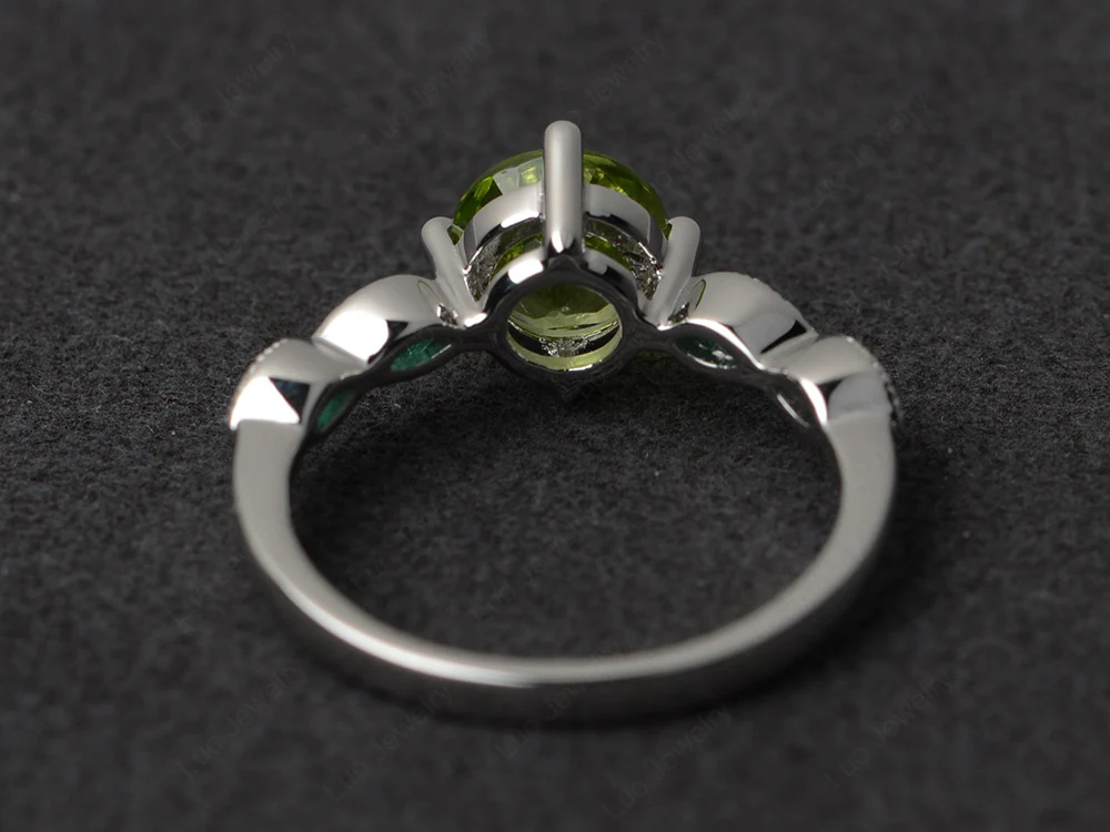 Kite Set Round Peridot Engagement Ring - Image 3
