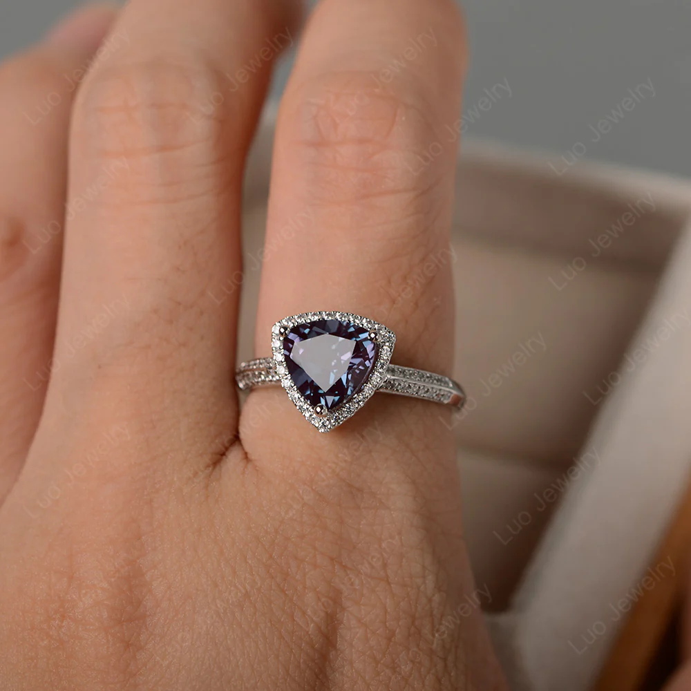 Luxury Alexandrite Halo Engagement Ring - Image 4