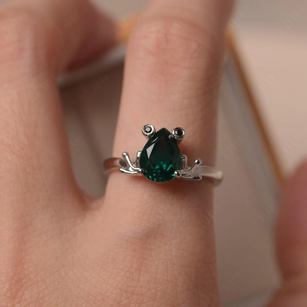 Emerald Frog Engagement Ring - Image 33