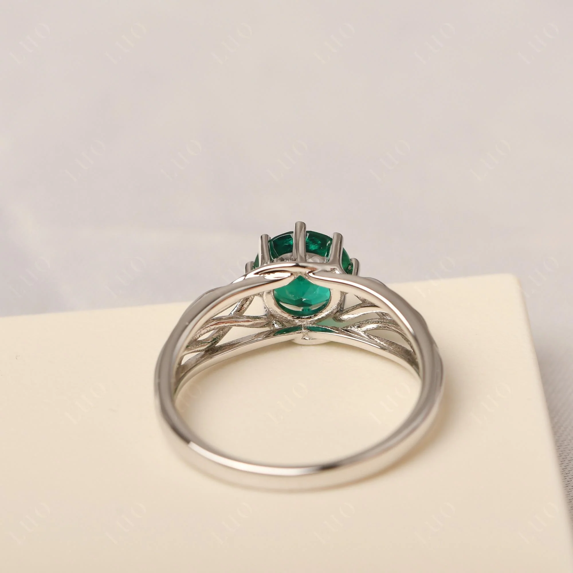 Emerald Intertwined Ring - Image 13