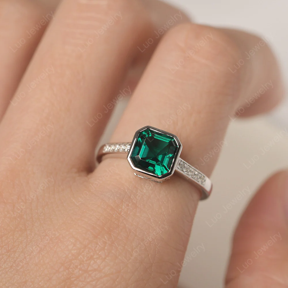 Emerald Bezel Set Asscher Cut Ring - Image 4