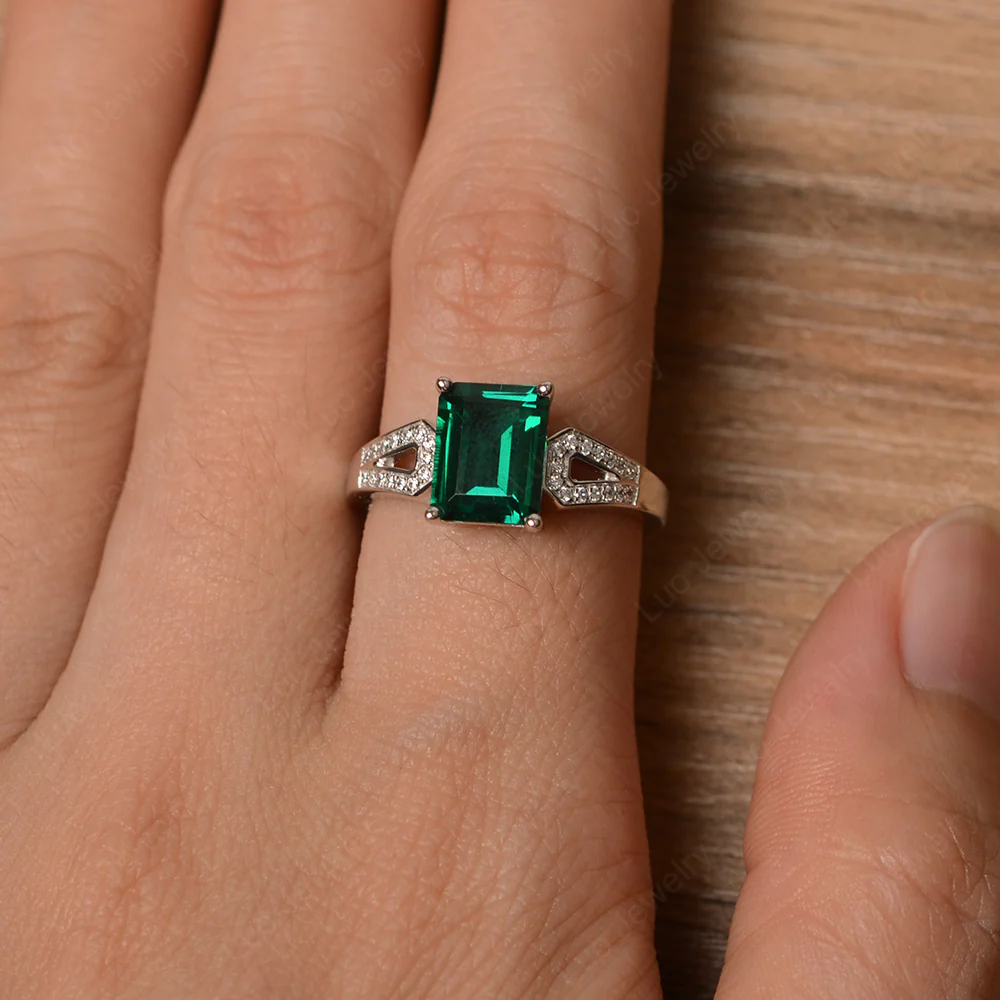 Emerald Cut Emerald Split Shank Ring - Image 4