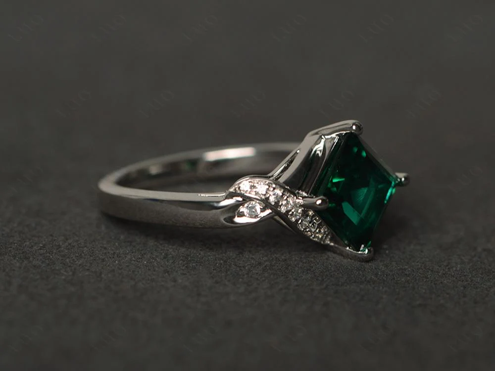 Emerald Kite Set Square Cut Ring - Image 30