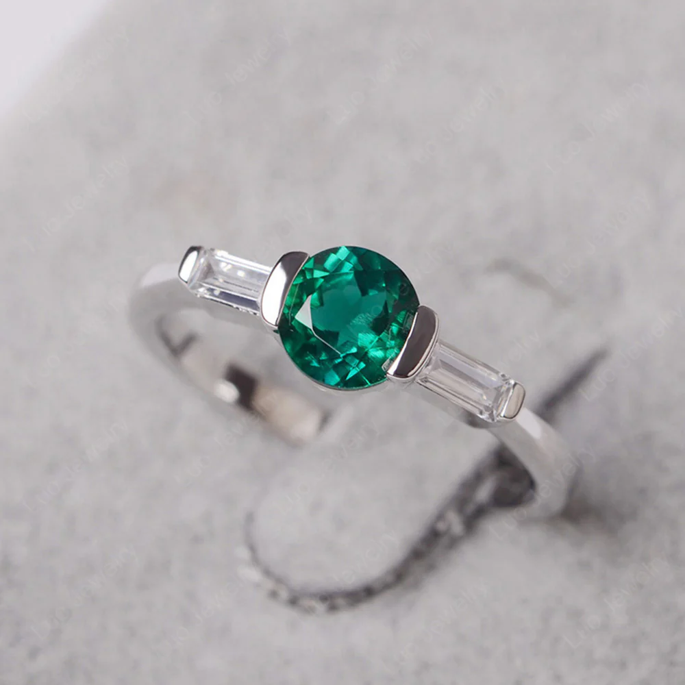 Emerald Ring Round Cut with Baguette Side