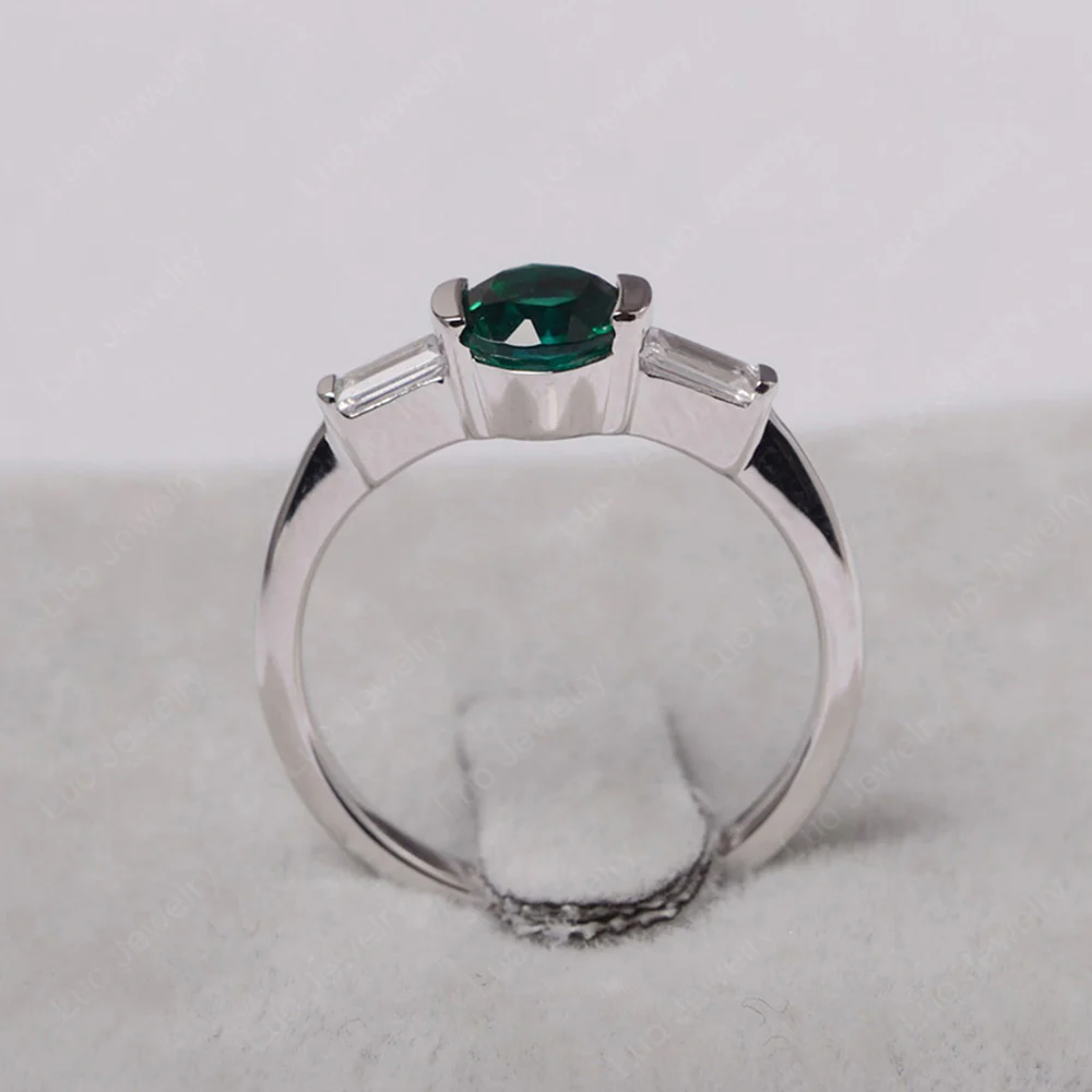 Emerald Ring Round Cut with Baguette Side - Image 3