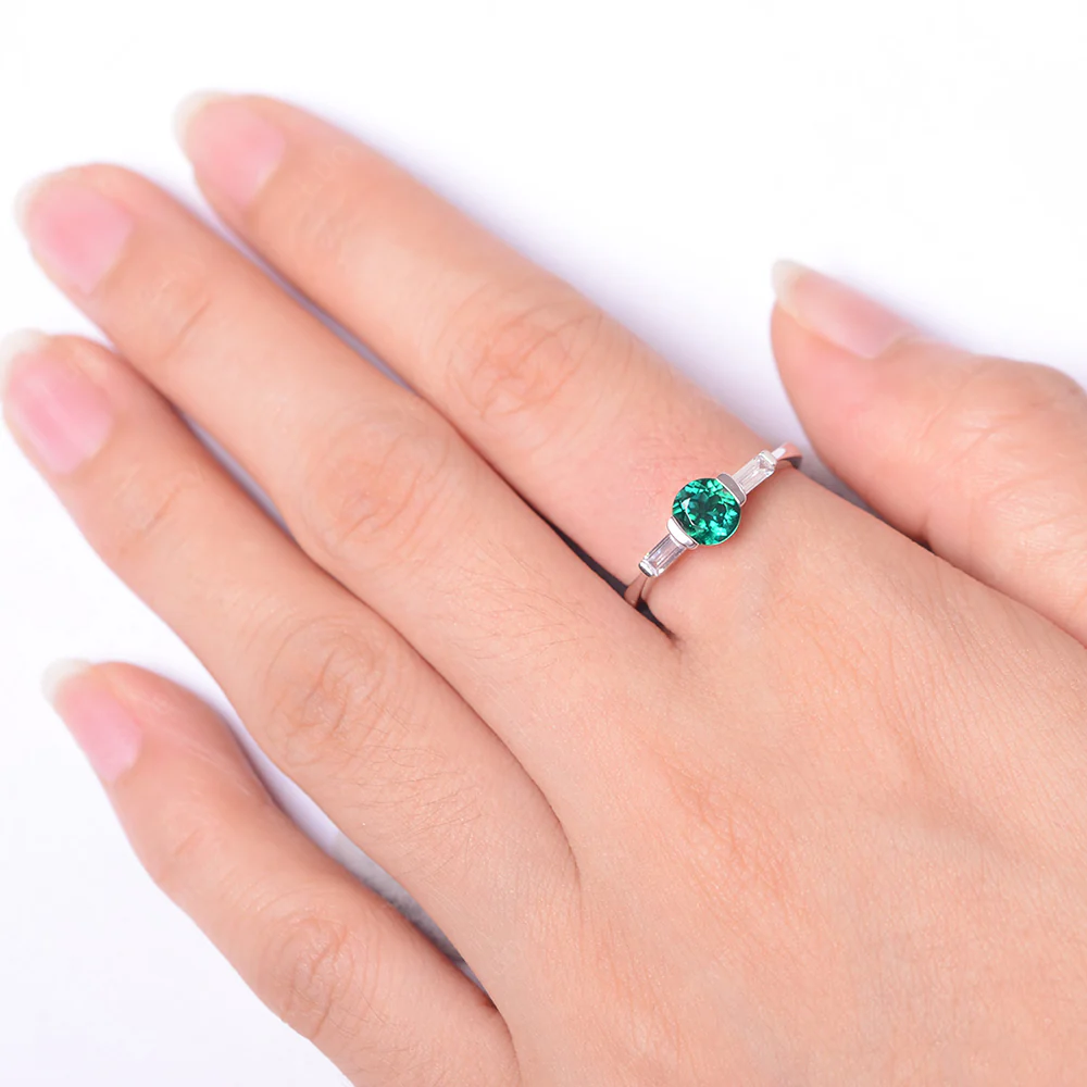 Emerald Ring Round Cut with Baguette Side - Image 4