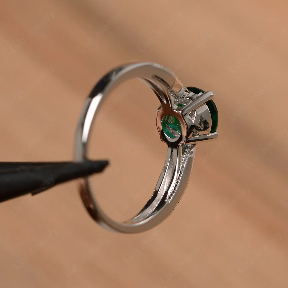 Emerald Simple Engagement Ring - Image 3