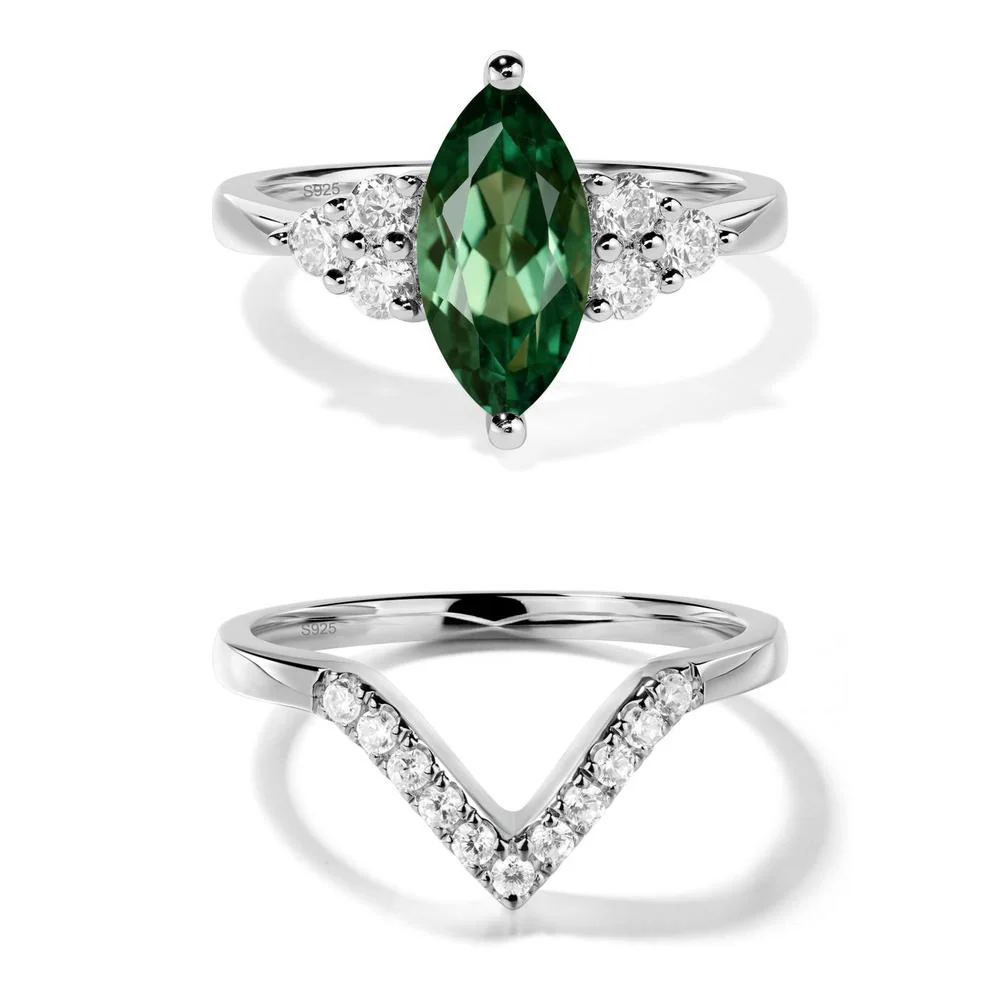 Large Marquise Cut Green Sapphire Ring - Image 27