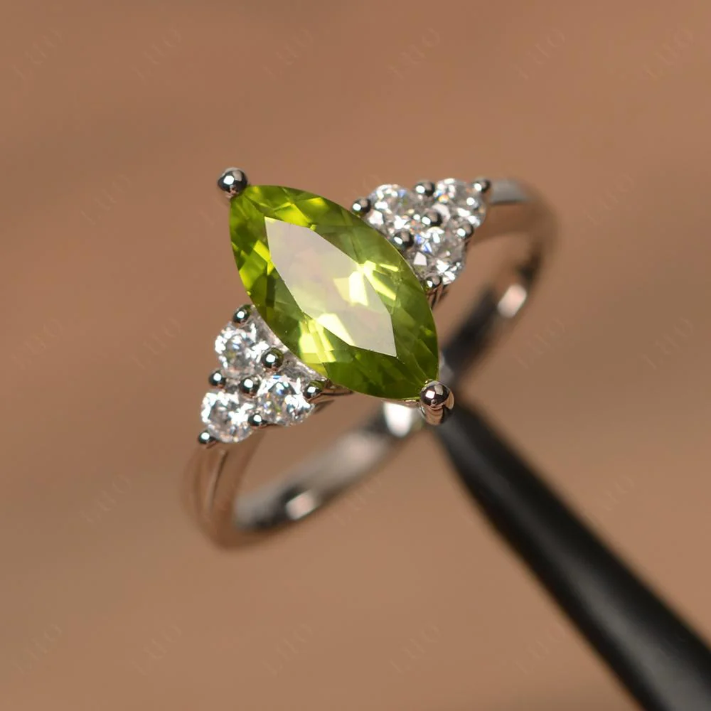 Large Marquise Cut Peridot Ring - Image 29