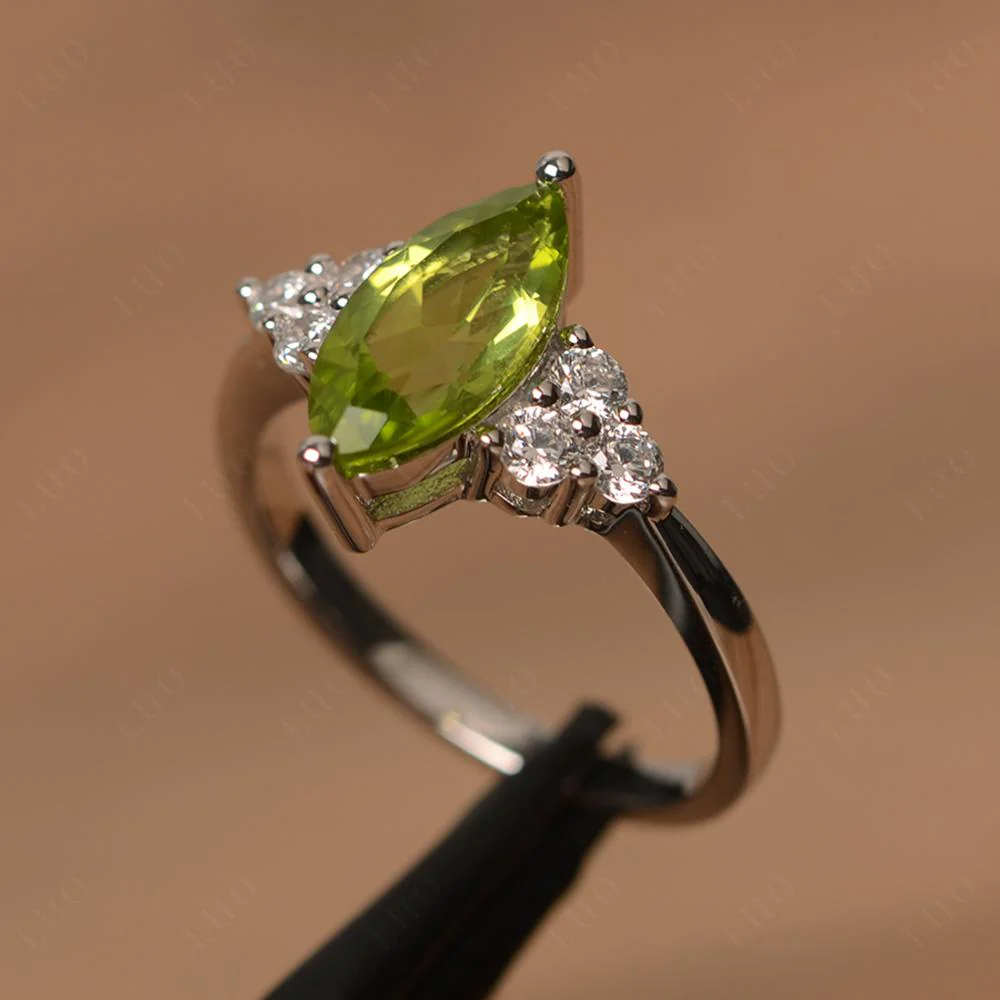Large Marquise Cut Peridot Ring - Image 30