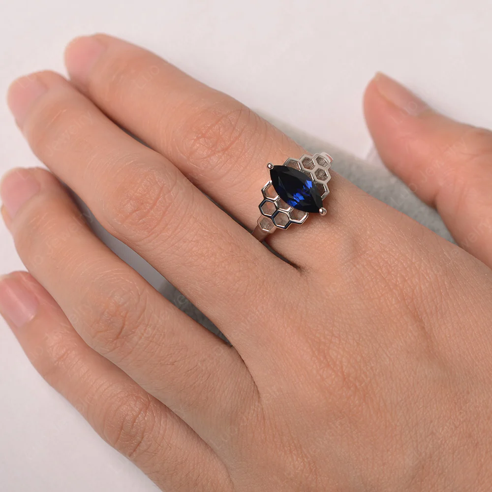 Large Sapphire Solitaire Honeycomb Ring - Image 4