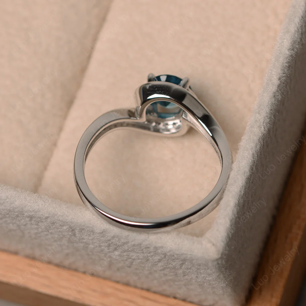 London Blue Topaz Swirl Ring - Image 3