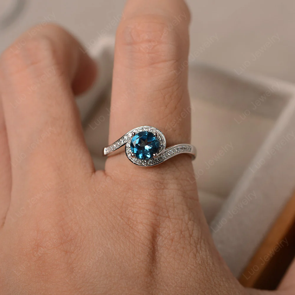 London Blue Topaz Swirl Ring - Image 4