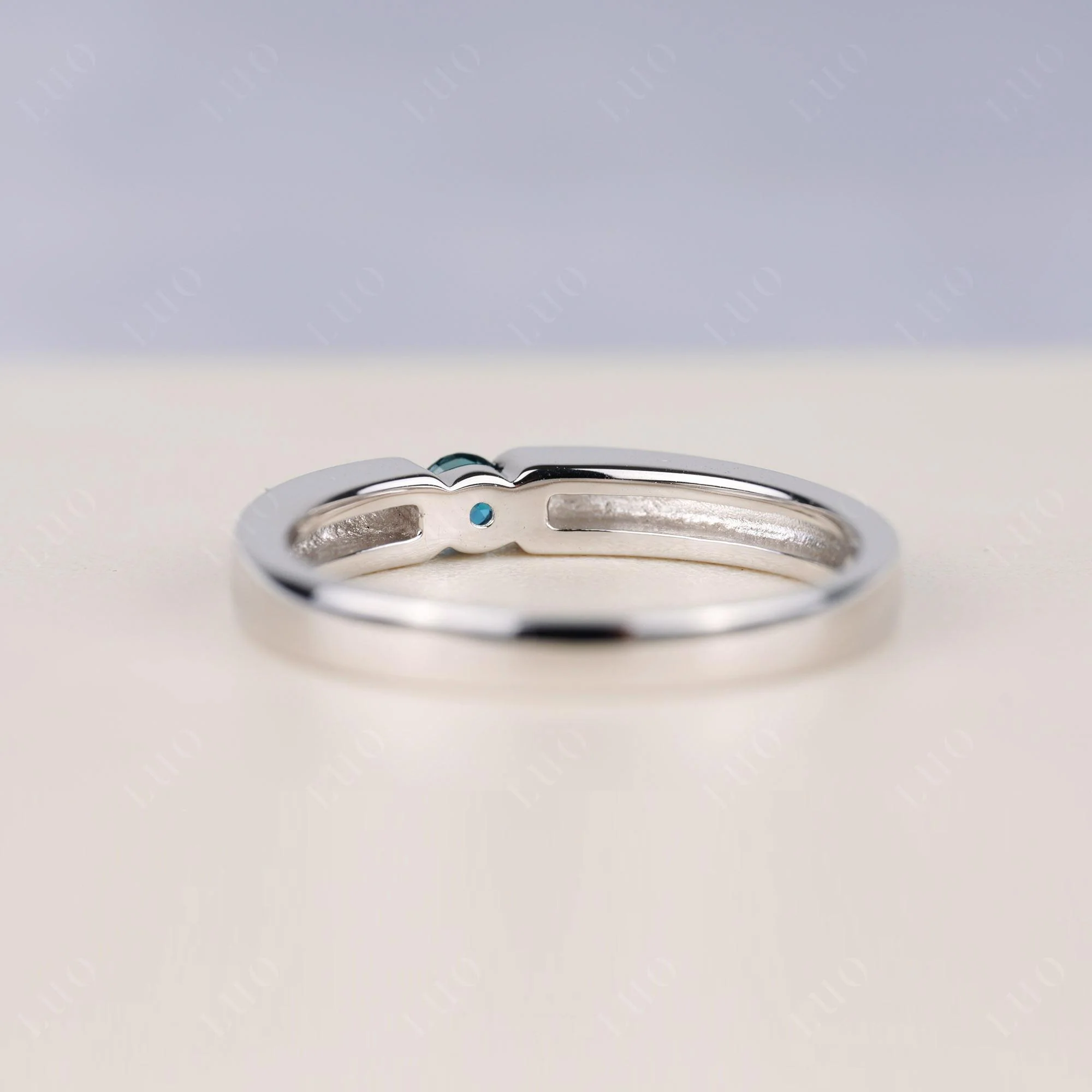 London Blue Topaz Solitaire Band Ring - Image 4