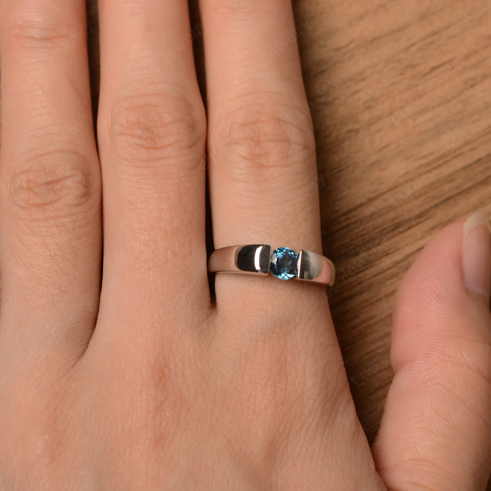 London Blue Topaz Unisex Promise Ring - Image 4