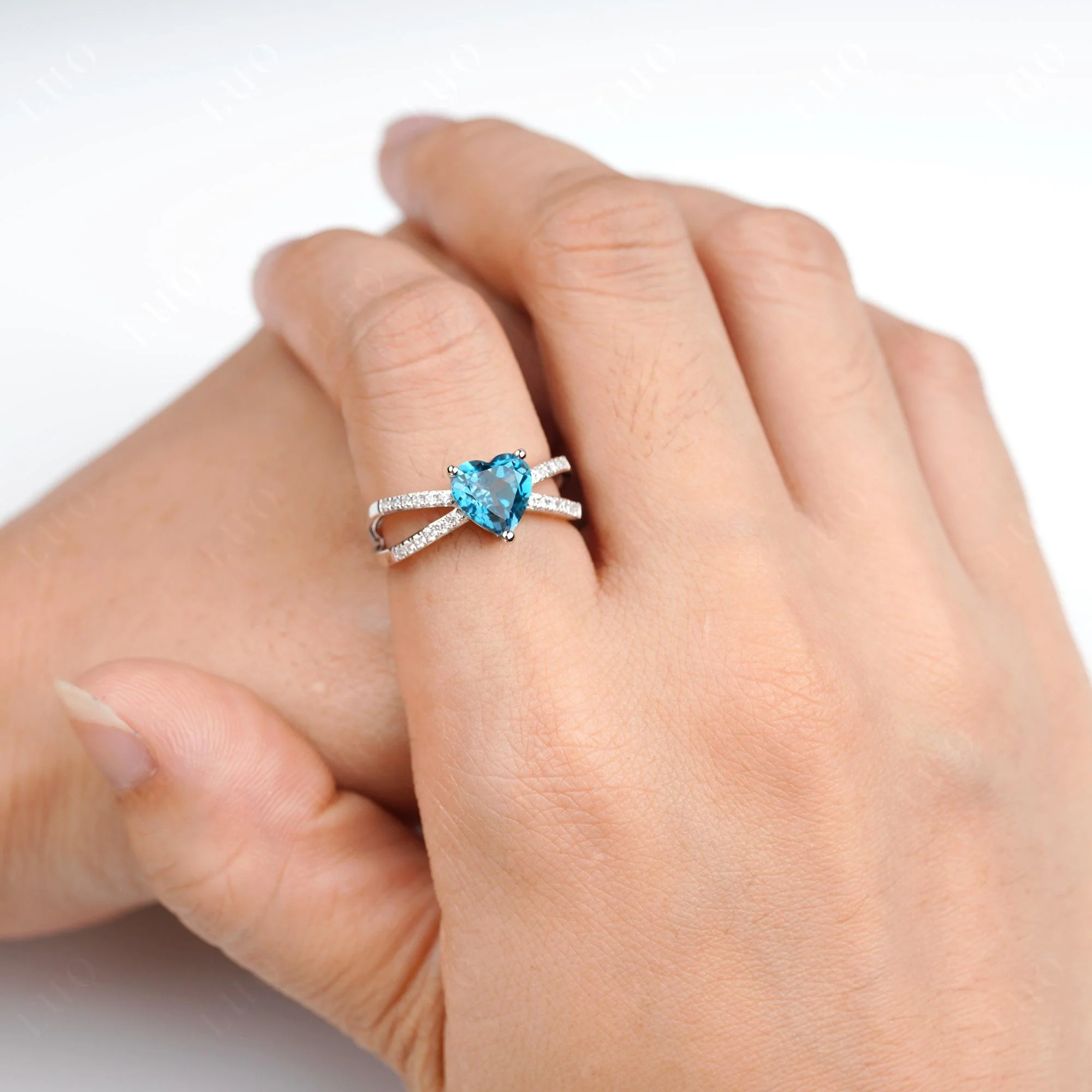 London Blue Topaz Split Band Ring - Image 5
