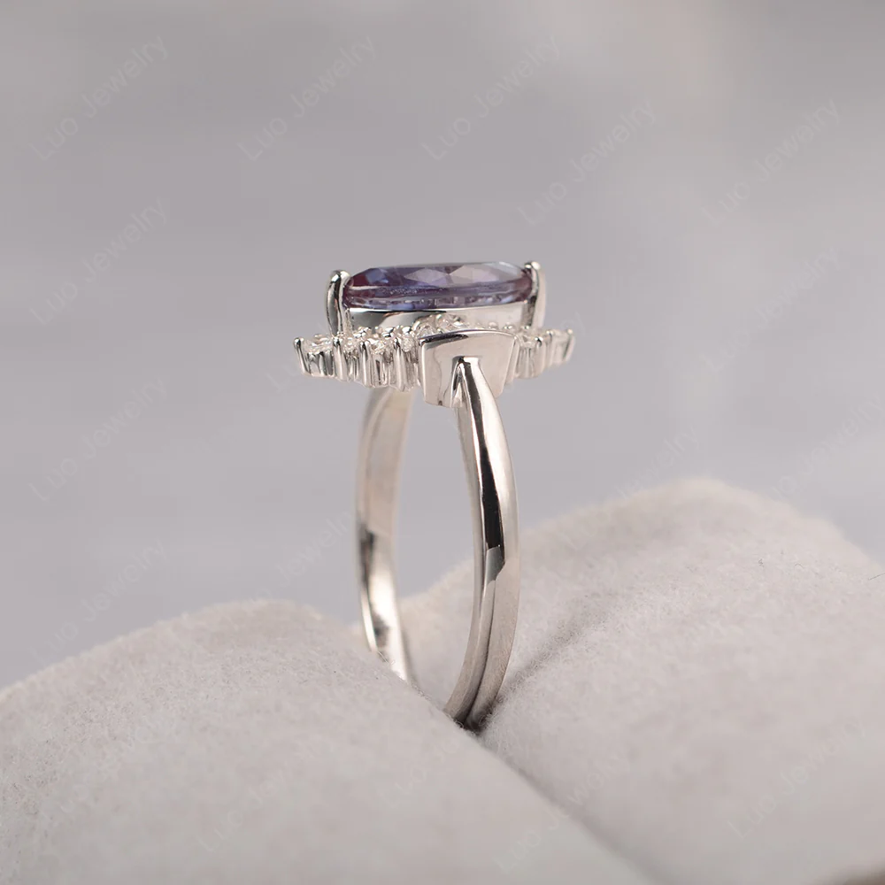 Marquise Alexandrite Ring with Baguettes - Image 4