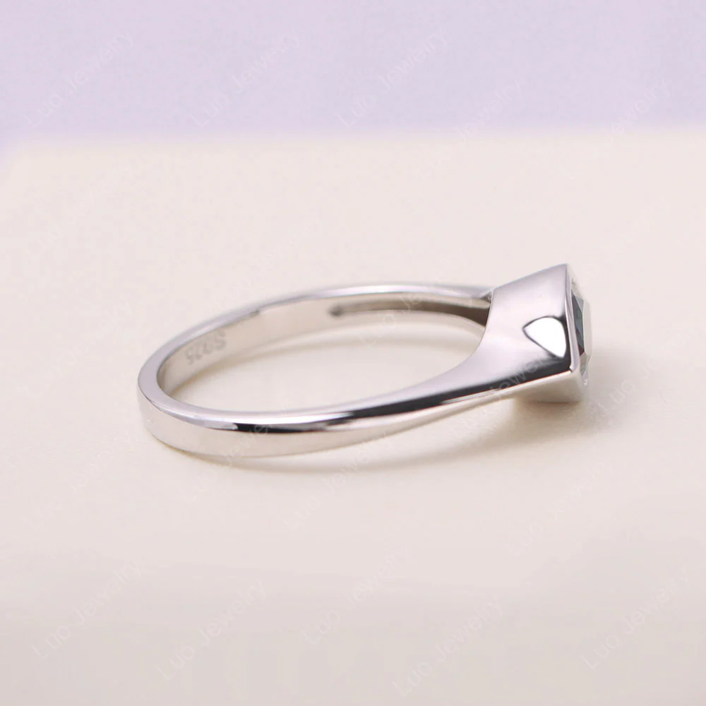 Marquise Cut Alexandrite Bezel Ring - Image 4